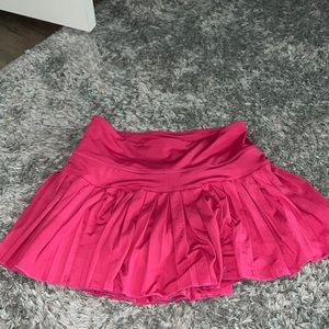 Goldhinge size s hot pink skirt